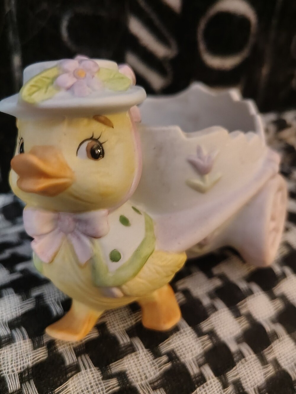 Vintage 1984 Lefton Ceramic Duck Pulling Egg Cart Planter Figurine 04374